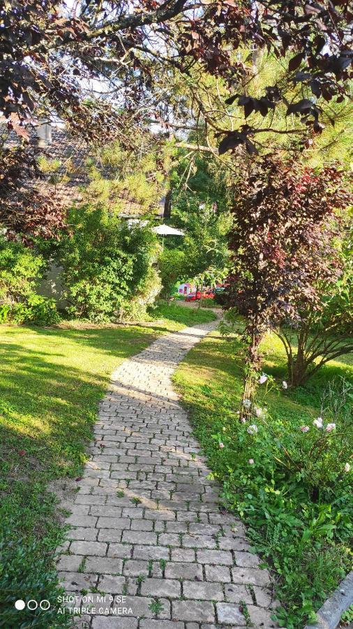 Petit Coin De Paradis Fontaine-les-Luxeuil Exteriör bild